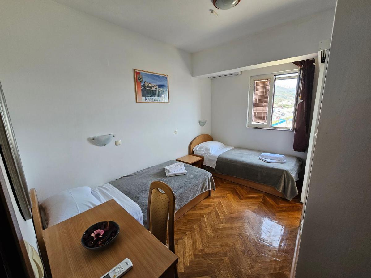 Guest House Mamut Kaštela Exteriér fotografie