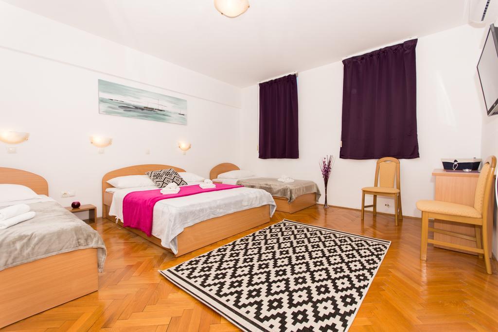 Guest House Mamut Kaštela Exteriér fotografie