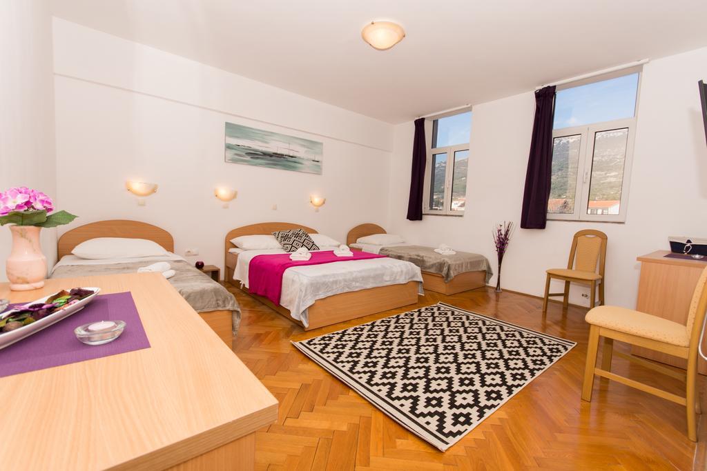 Guest House Mamut Kaštela Exteriér fotografie