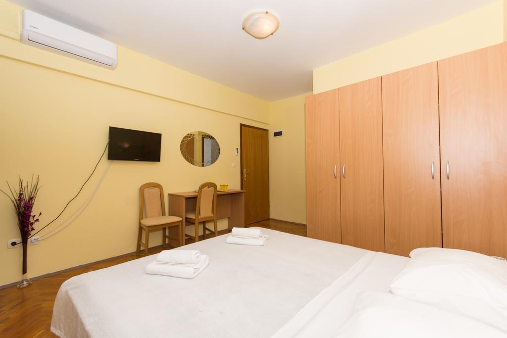 Guest House Mamut Kaštela Exteriér fotografie
