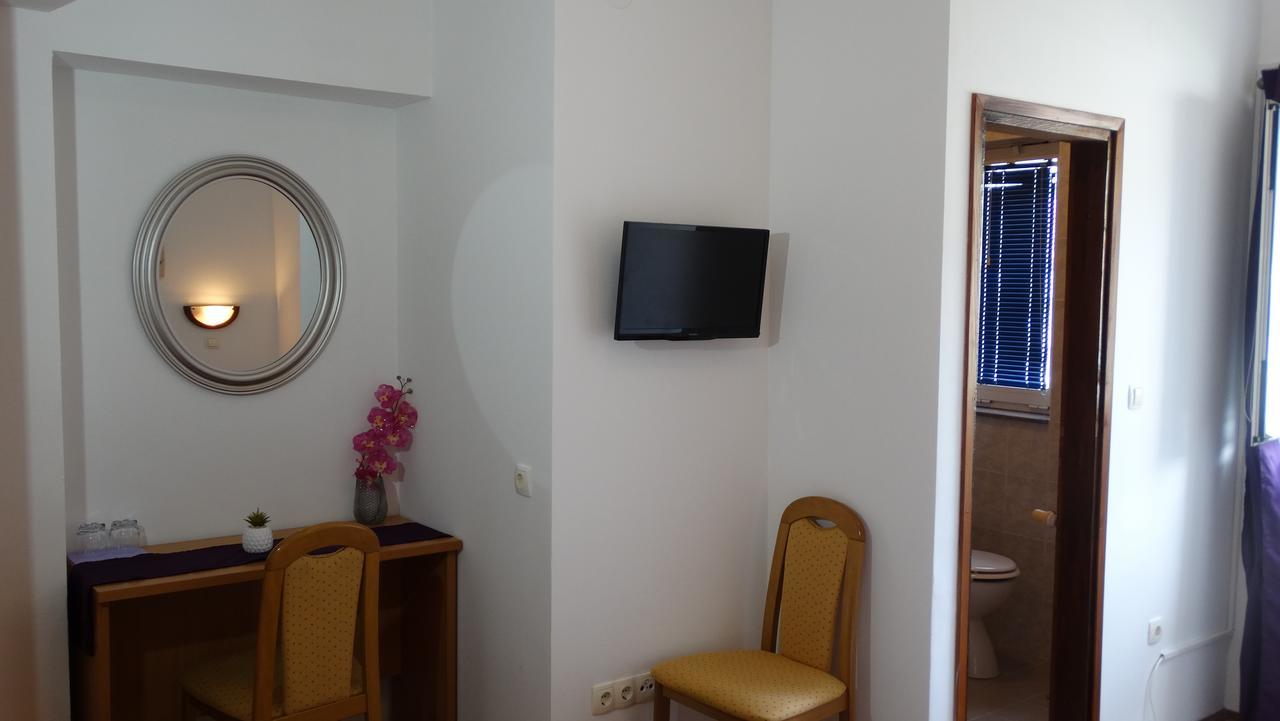 Guest House Mamut Kaštela Exteriér fotografie