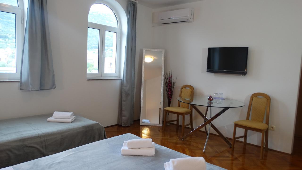 Guest House Mamut Kaštela Exteriér fotografie